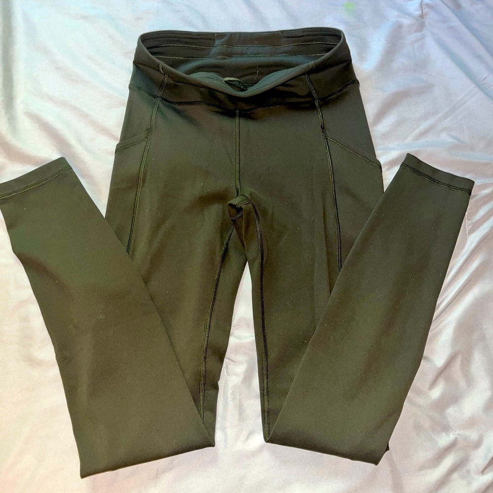 Lululemon size 4 olive green no tag never worn